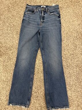 Good American - Mid-Rise Good Standard Kick Flare | Size 2/26